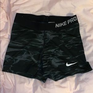 Black Nike Pros